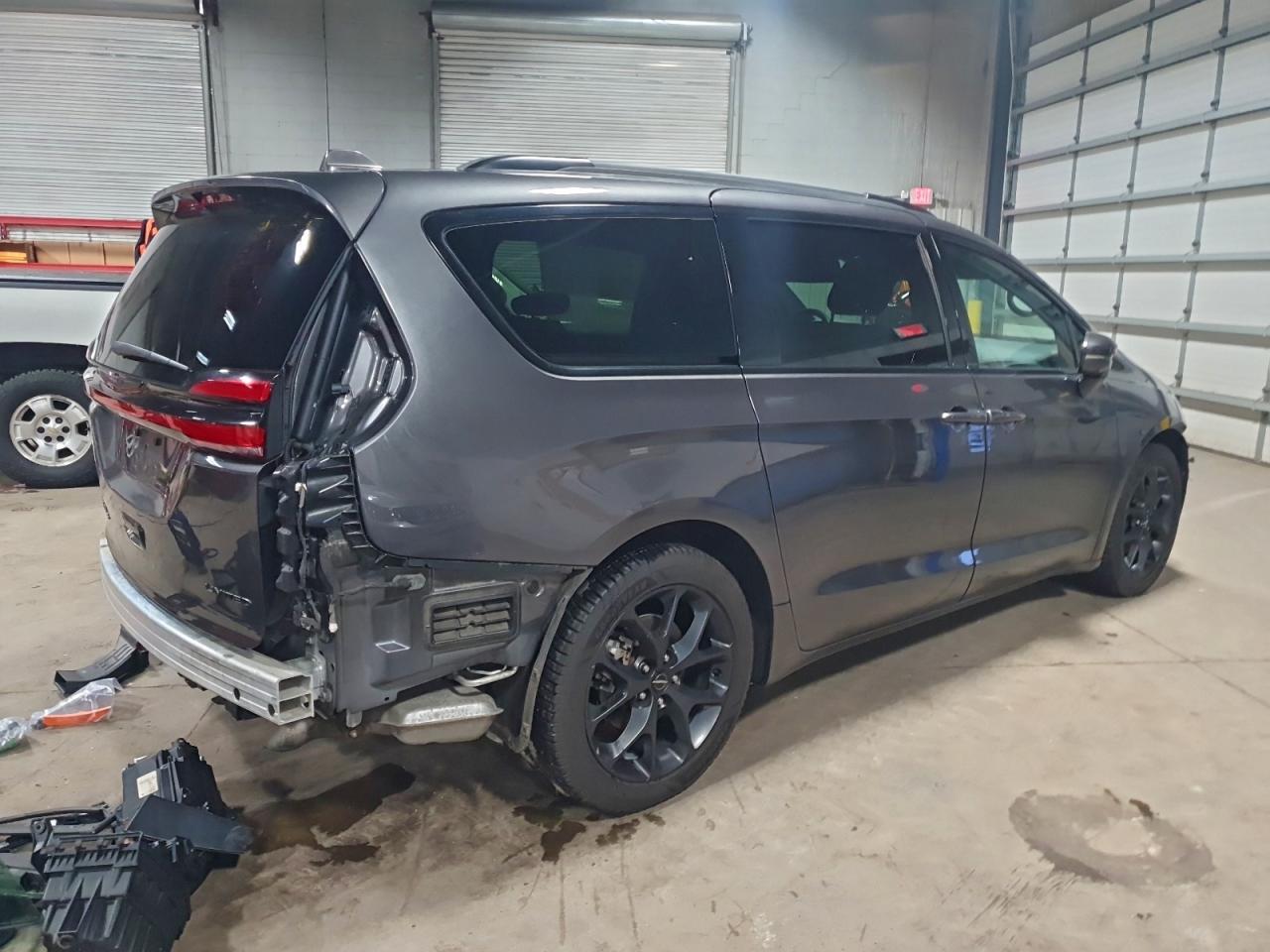 2022 Chrysler Pacifica Limited - Фото 3