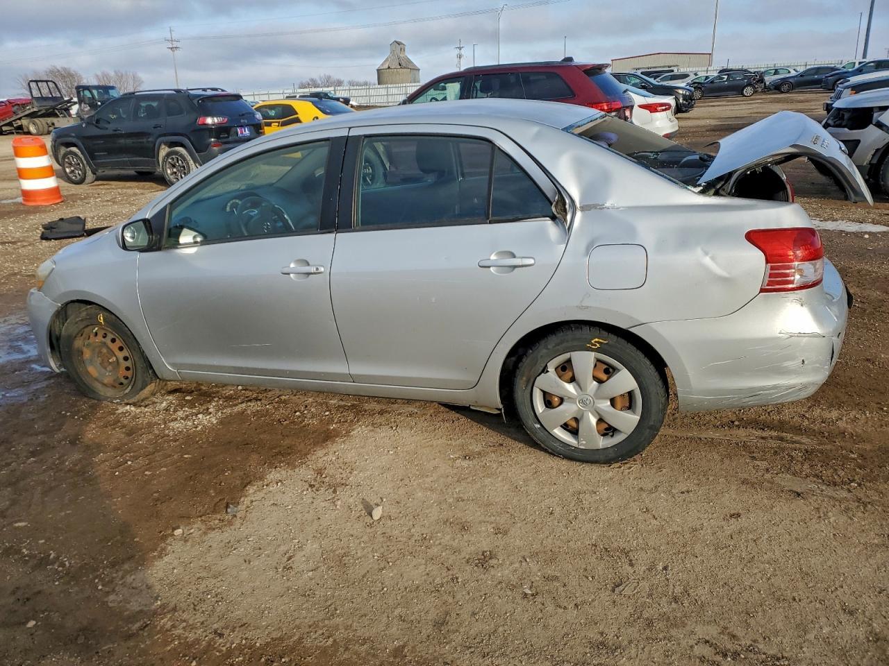 2008 Toyota Yaris - Фото 2