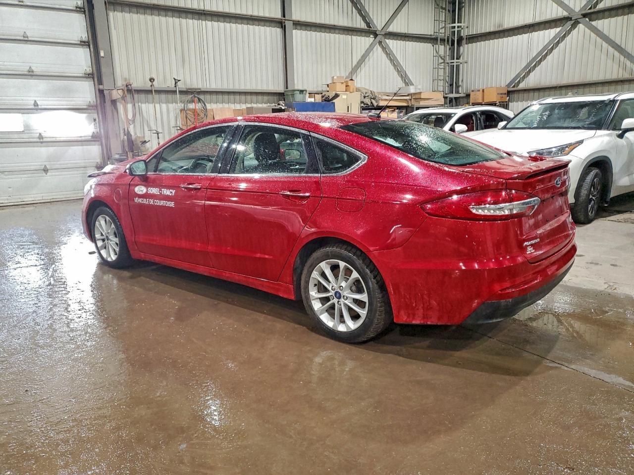 2020 Ford Fusion Titanium - Фото 2