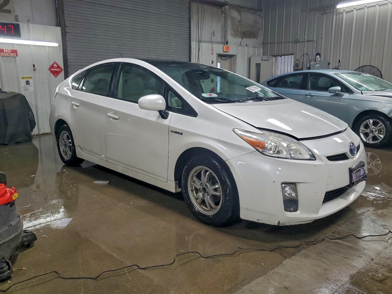 2010 Toyota Prius - Фото 4