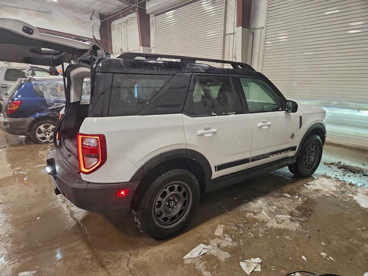 2024 Ford Bronco Sport Outer Banks - Image 3