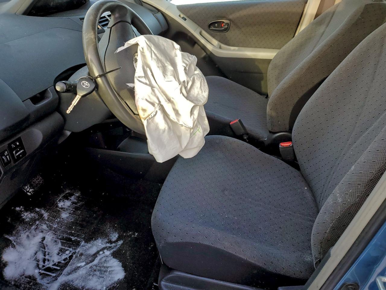 2010 Toyota Yaris - Фото 7