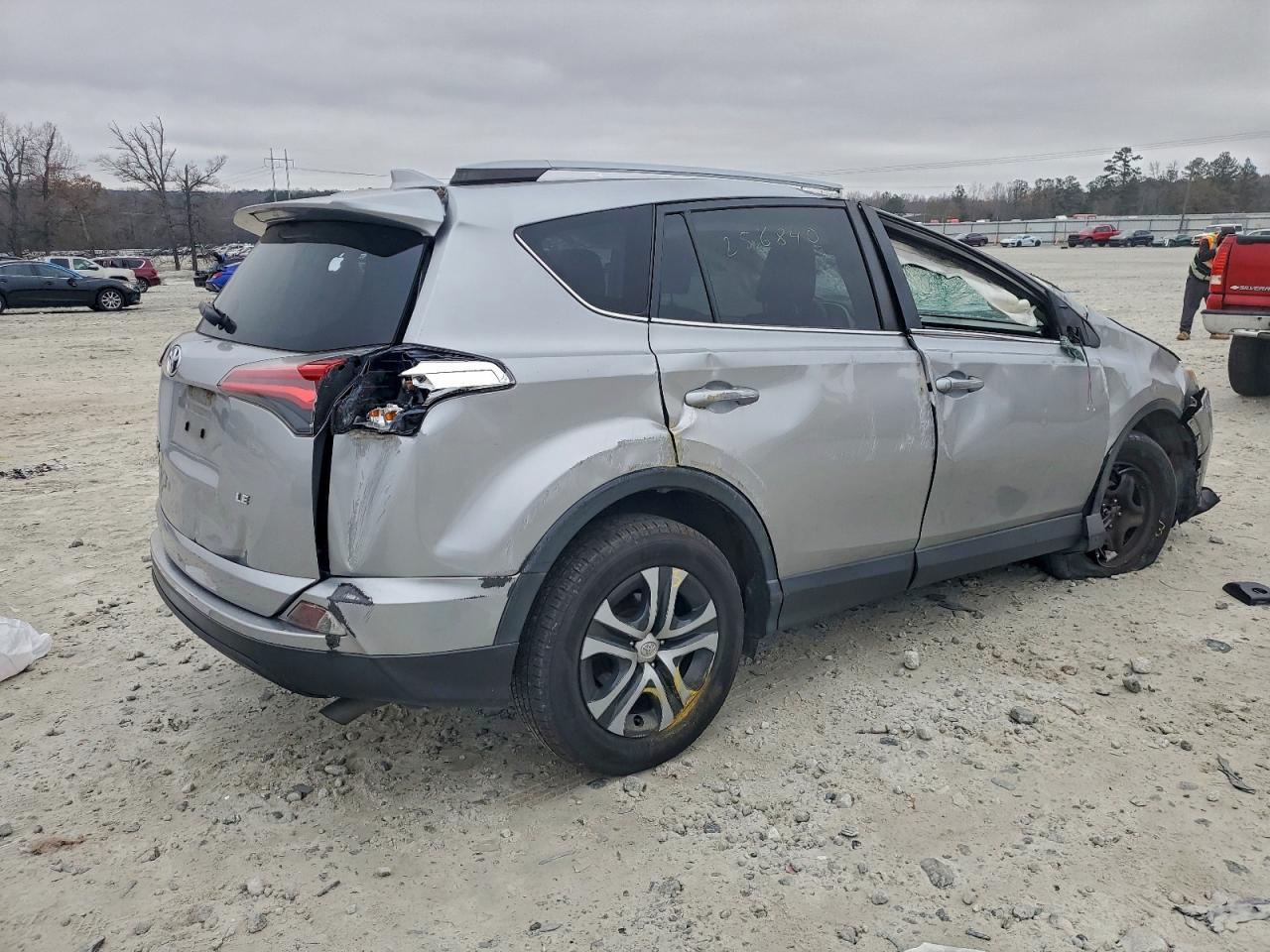 2018 Toyota Rav4 Le - Фото 3