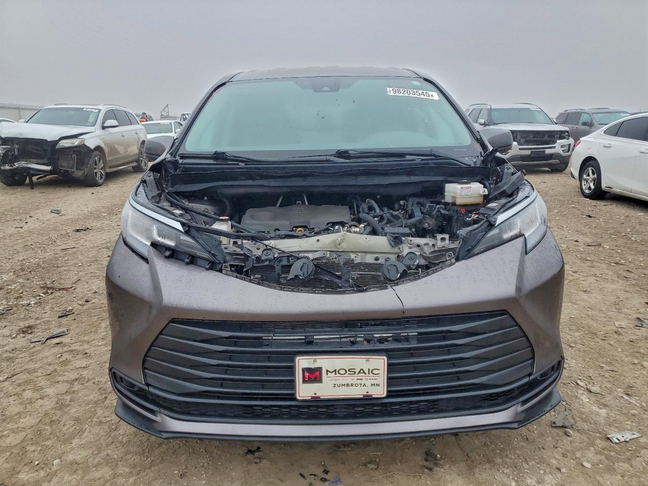 2022 Toyota Sienna Le - Фото 5