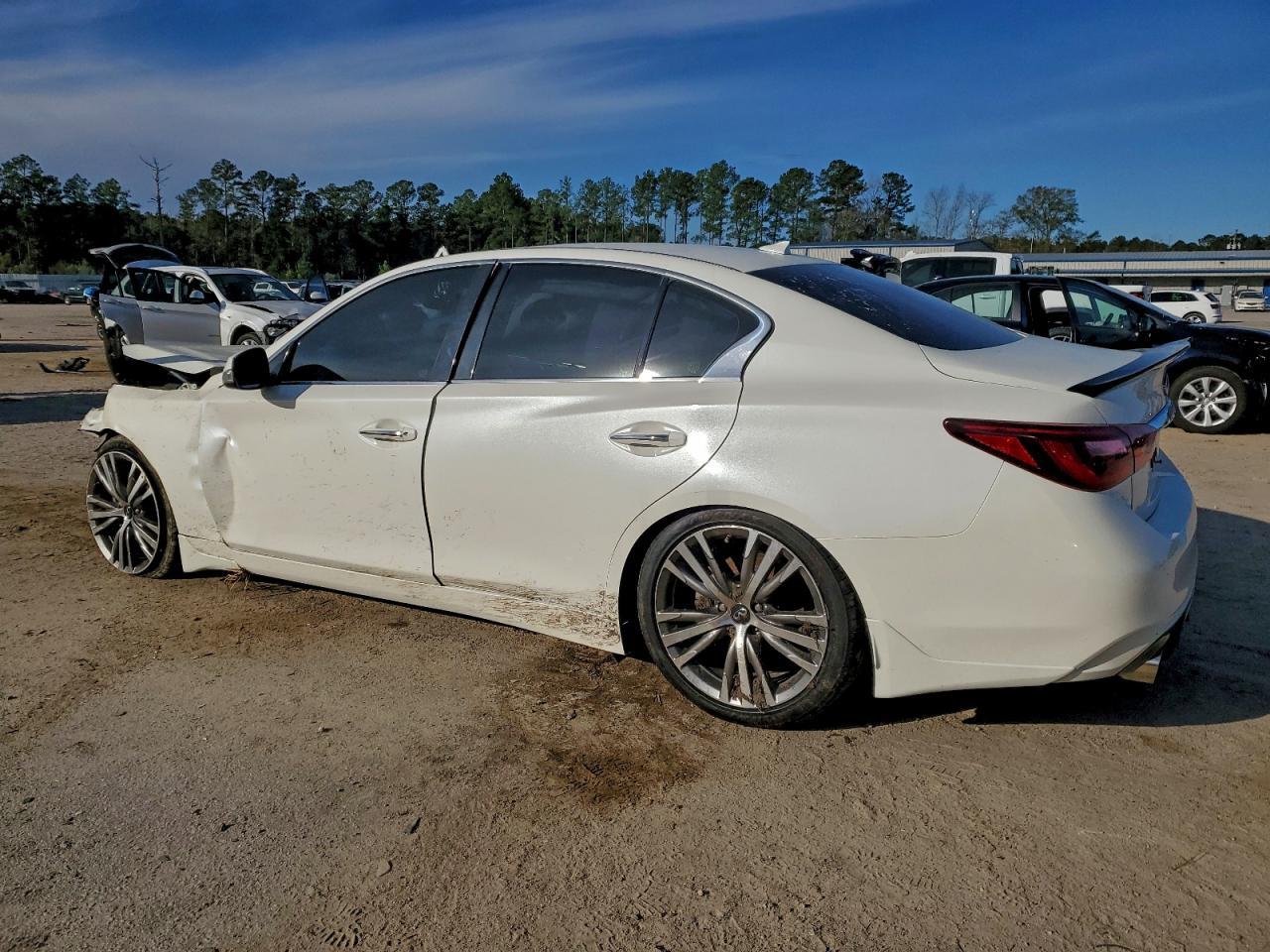 2018 Infiniti Q50 Luxe - Фото 2