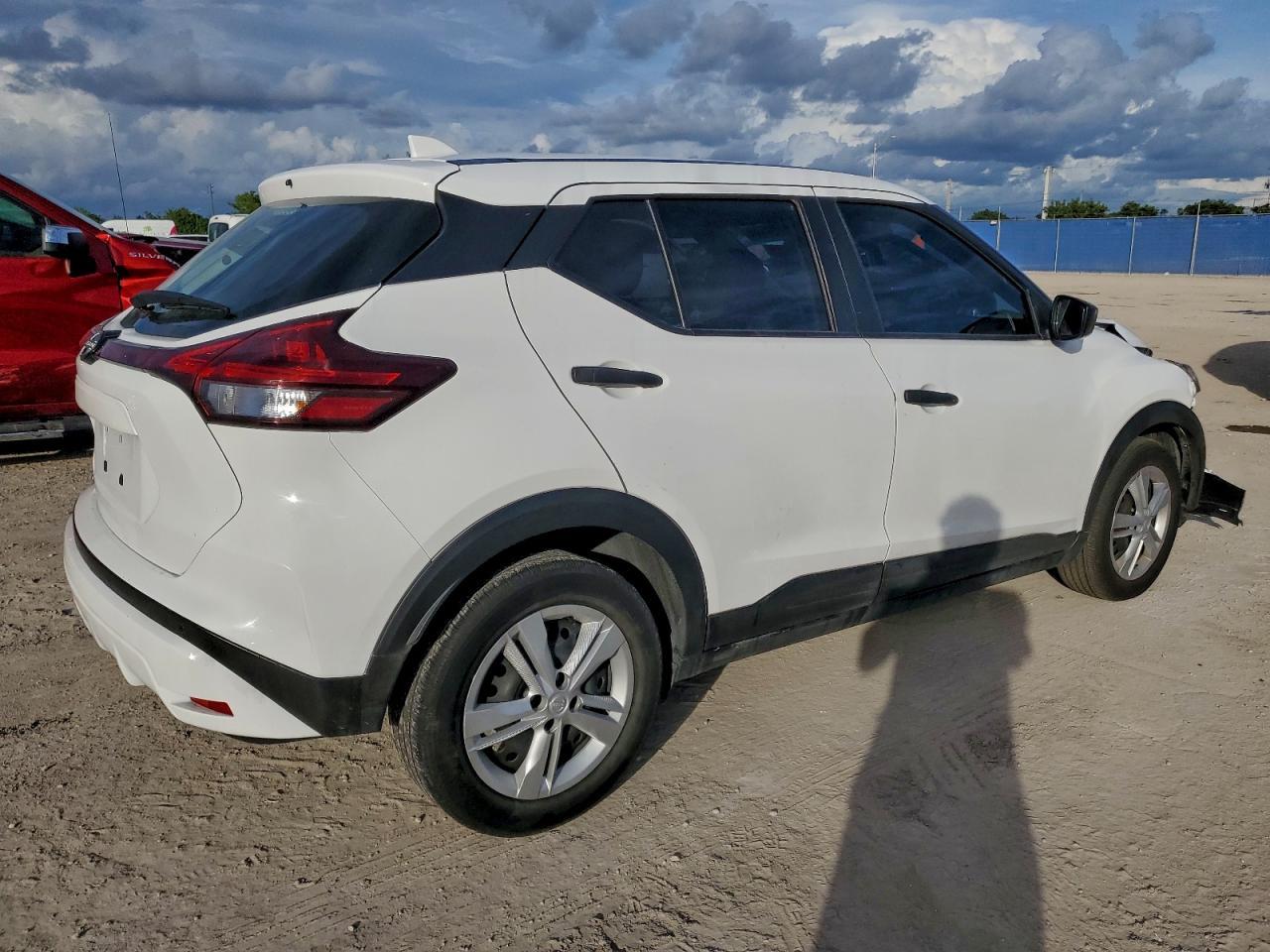 2023 Nissan Kicks S - Фото 3