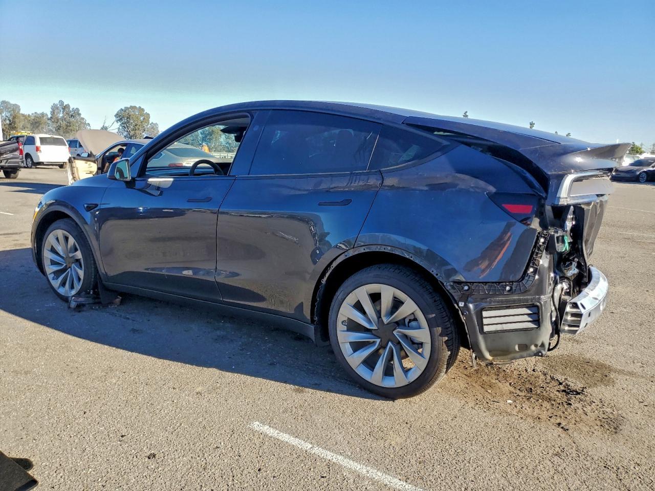 2026 Tesla Model Y - Image 2