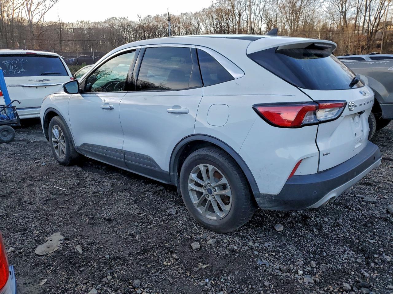 2020 Ford Escape Se - Фото 2