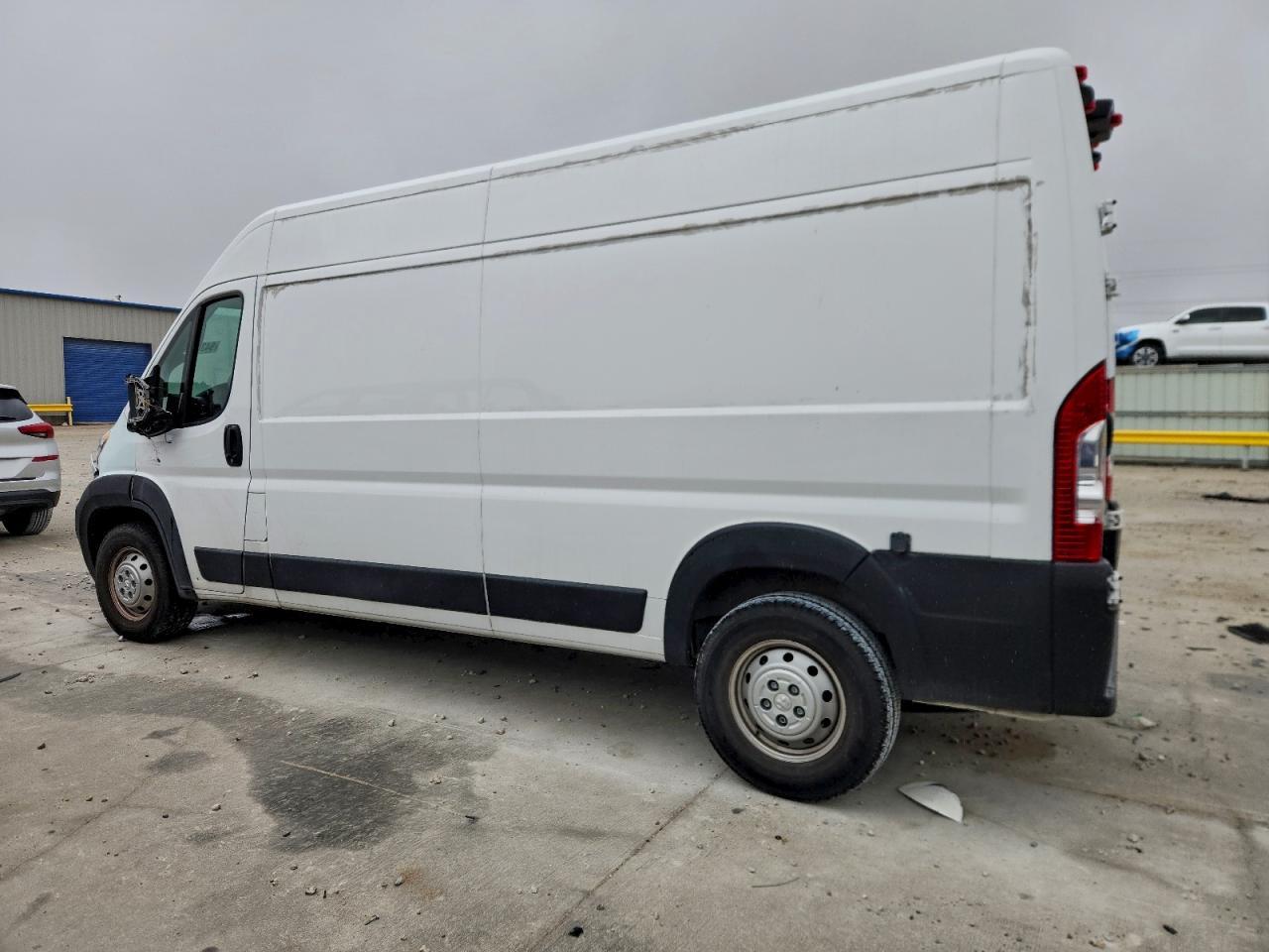 2021 Ram Promaster 2500 Delivery Van - Фото 2