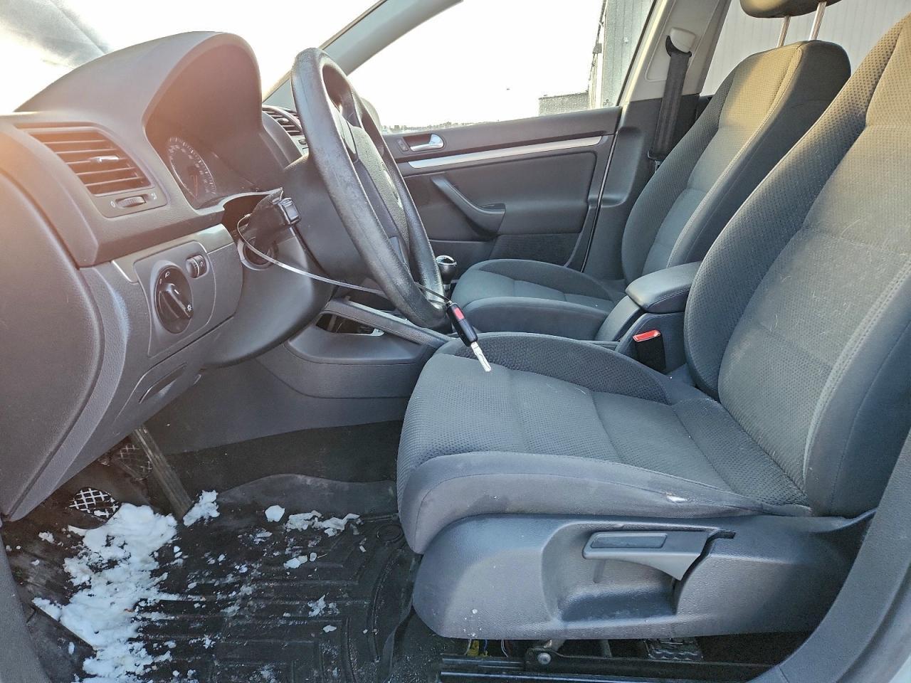 2008 Volkswagen Rabbit - Image 7