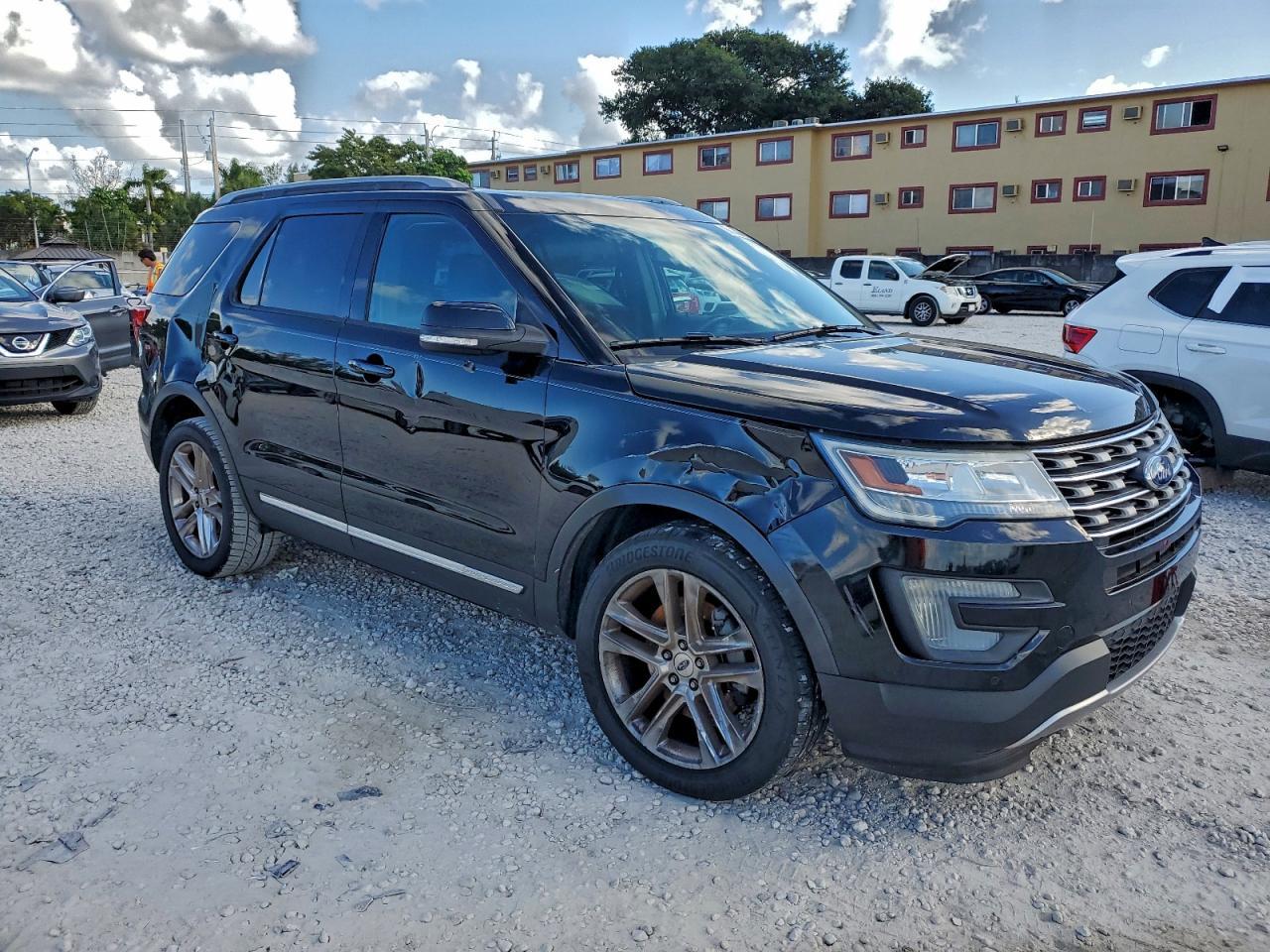 2017 Ford Explorer Xlt - Фото 4