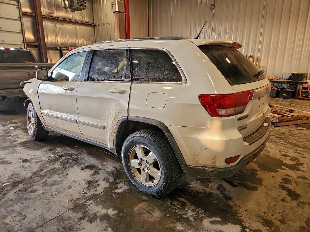 2013 Jeep Grand Cherokee Laredo - Image 2