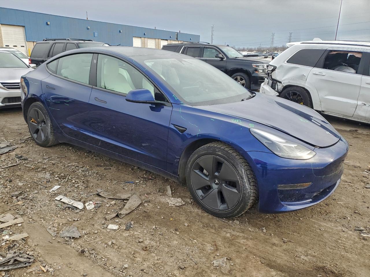 2023 Tesla Model 3 - Фото 4