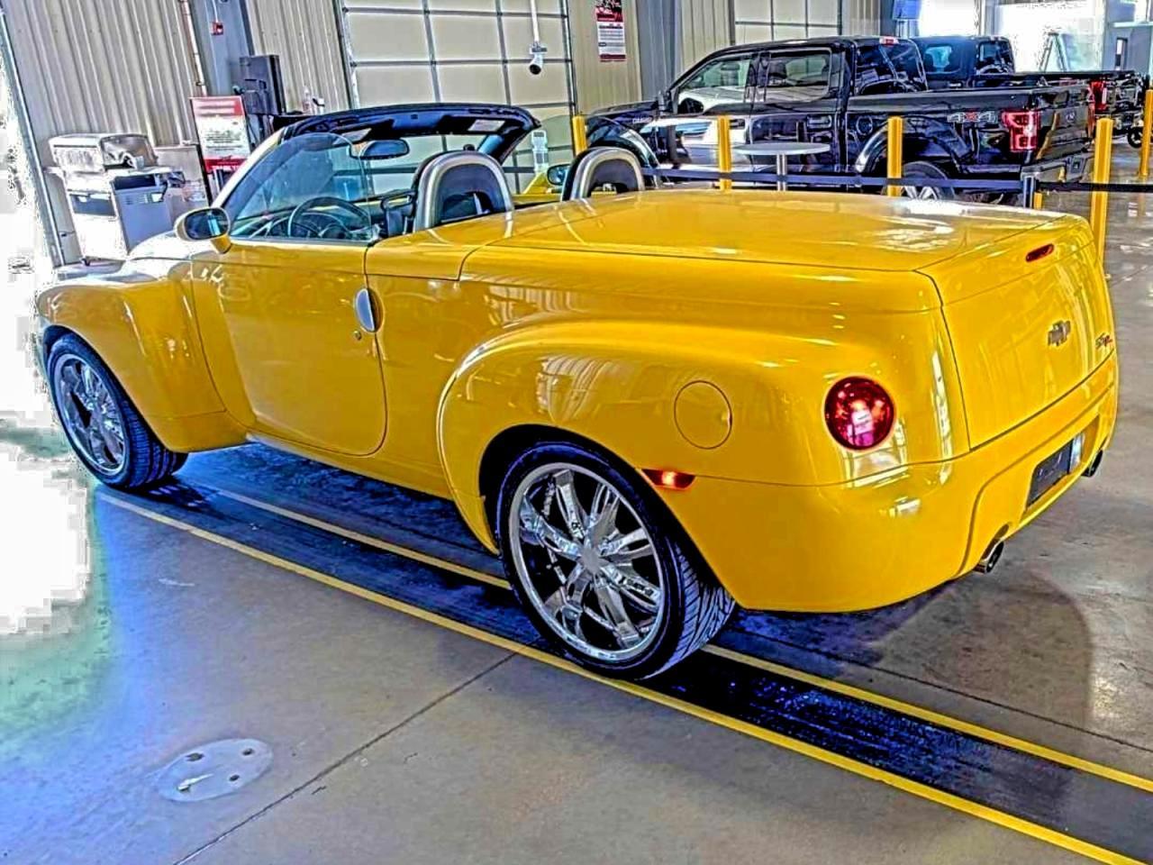 2004 Chevrolet Ssr - Фото 3