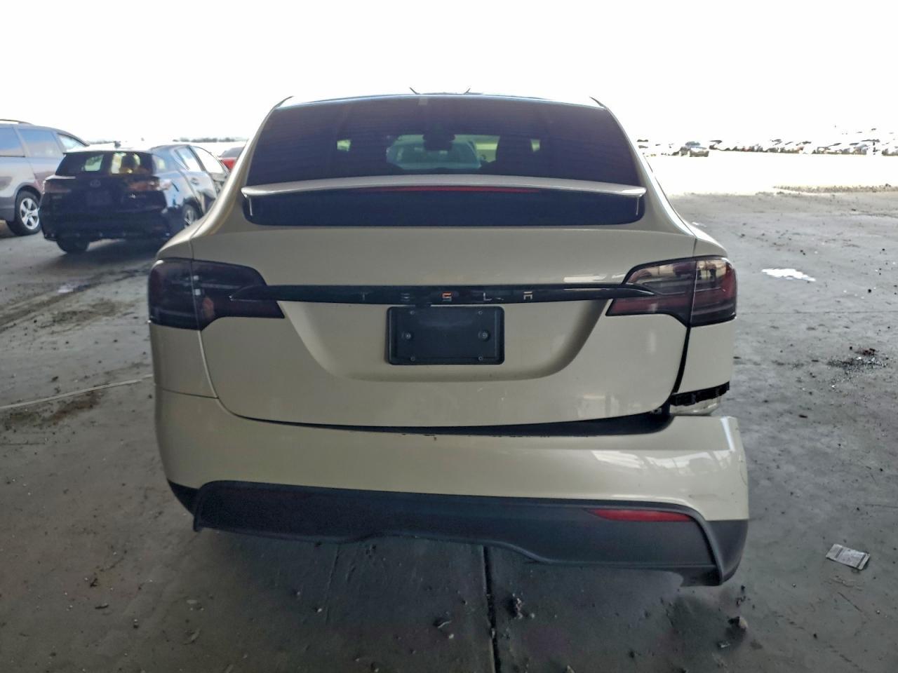 2023 Tesla Model X - Фото 6