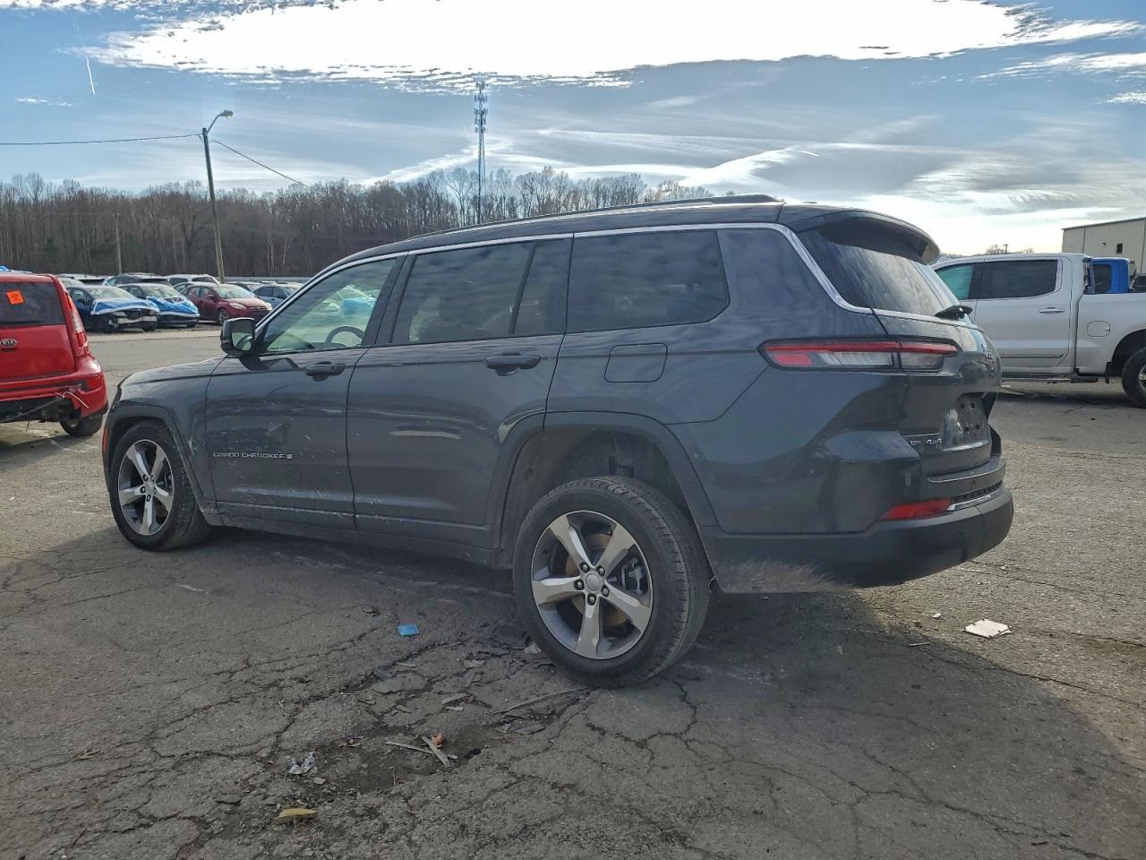 2022 Jeep Grand Cherokee L Limited - Image 2