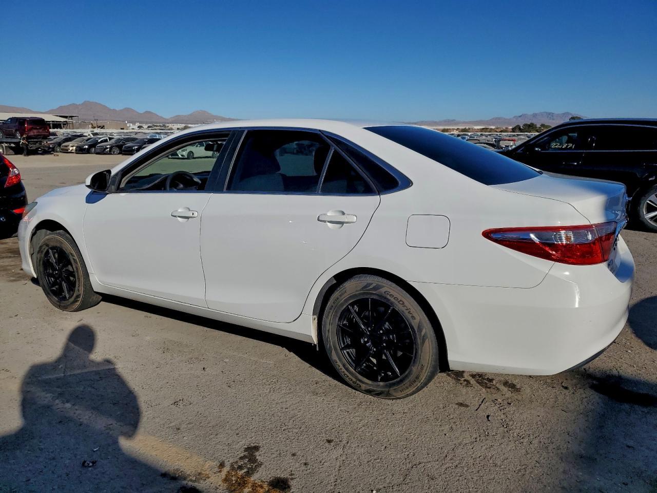 2017 Toyota Camry Le - Image 2