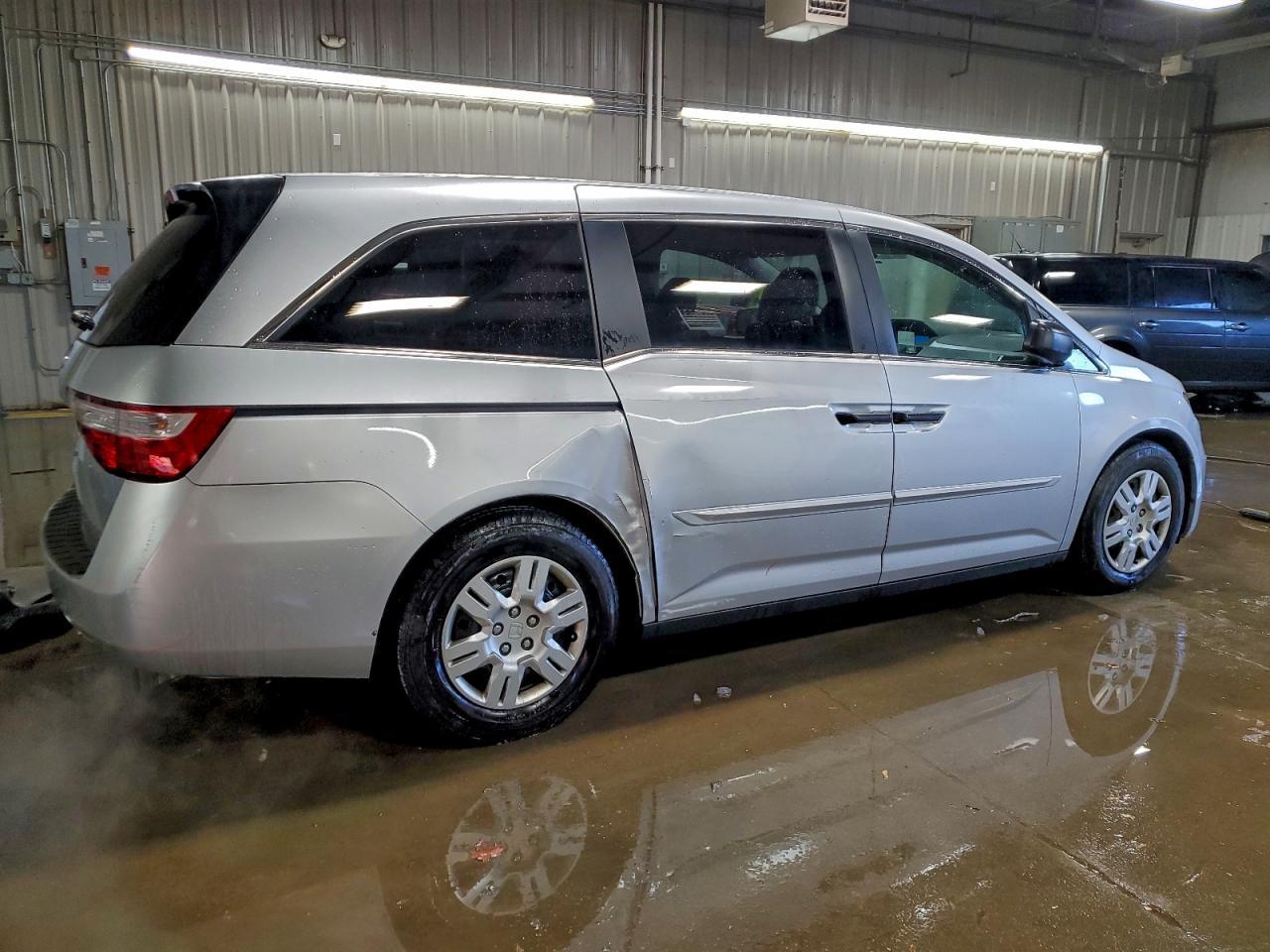 2011 Honda Odyssey Lx - Image 3