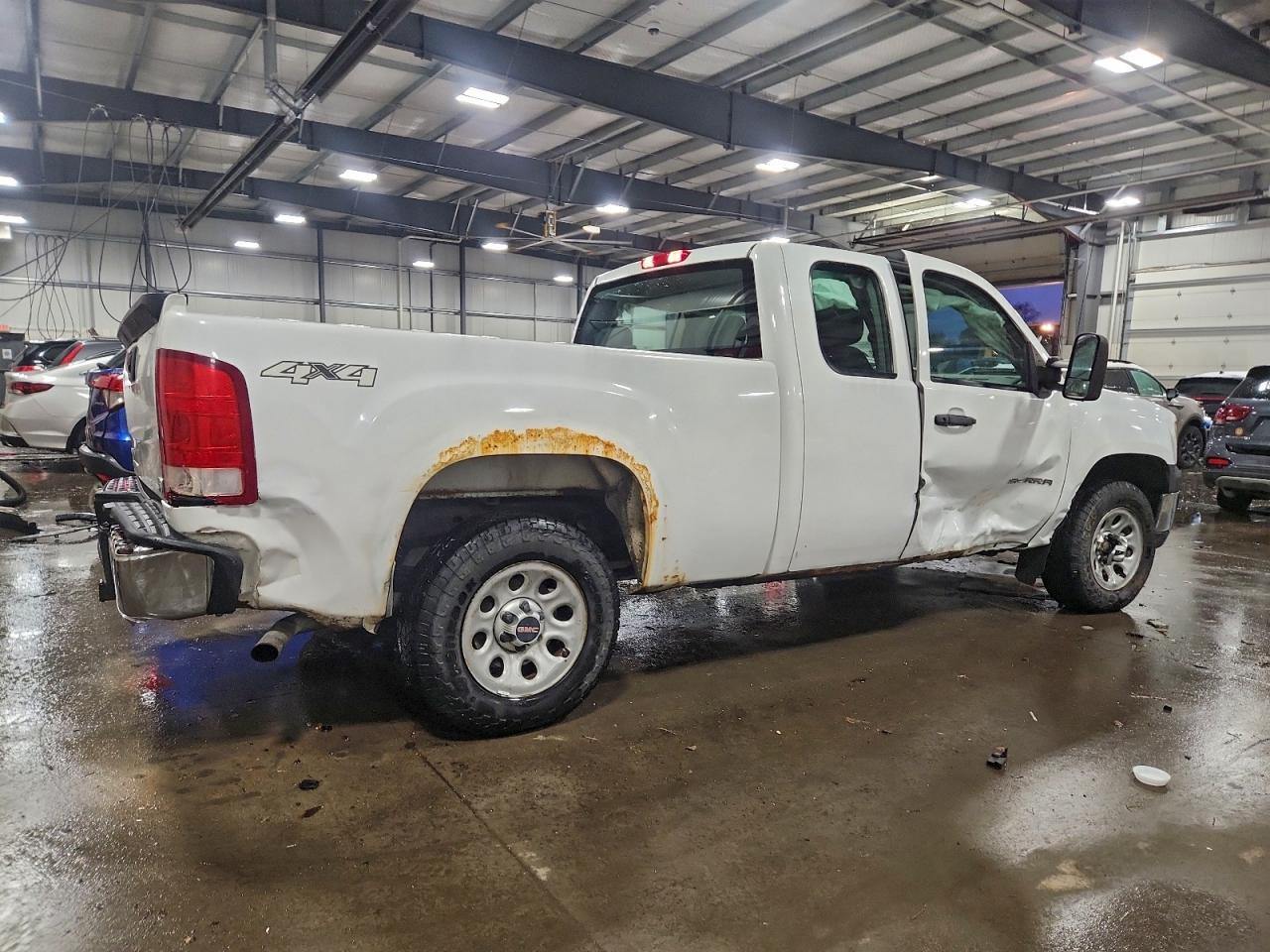 2011 GMC Sierra K1500 - Image 3