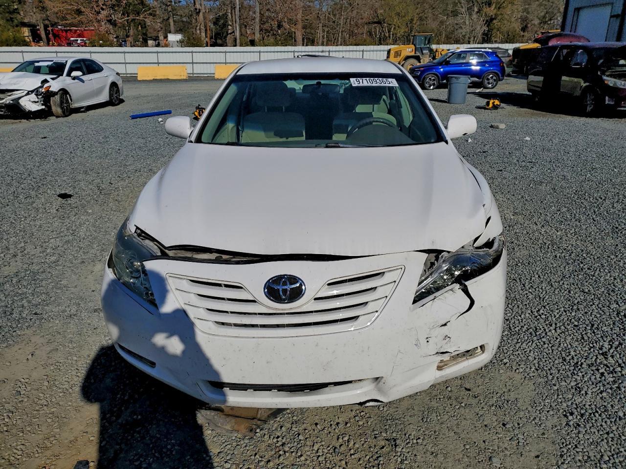 2007 Toyota Camry Le - Image 5