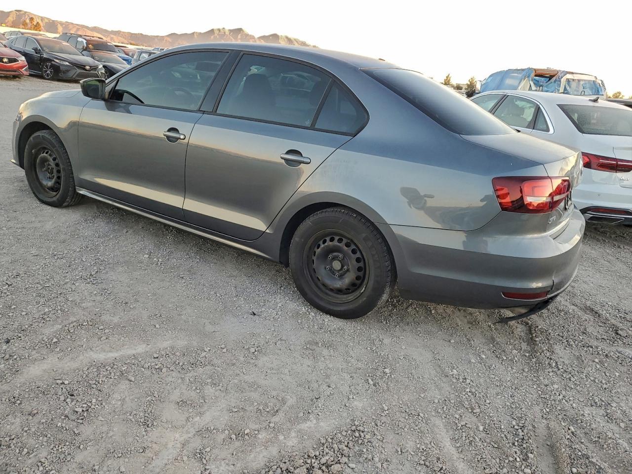 2016 Volkswagen Jetta S - Фото 2