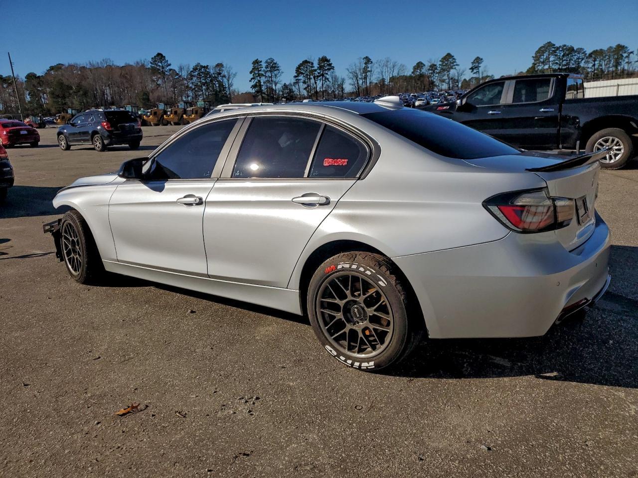 2015 BMW 328 Xi Sulev - Image 2