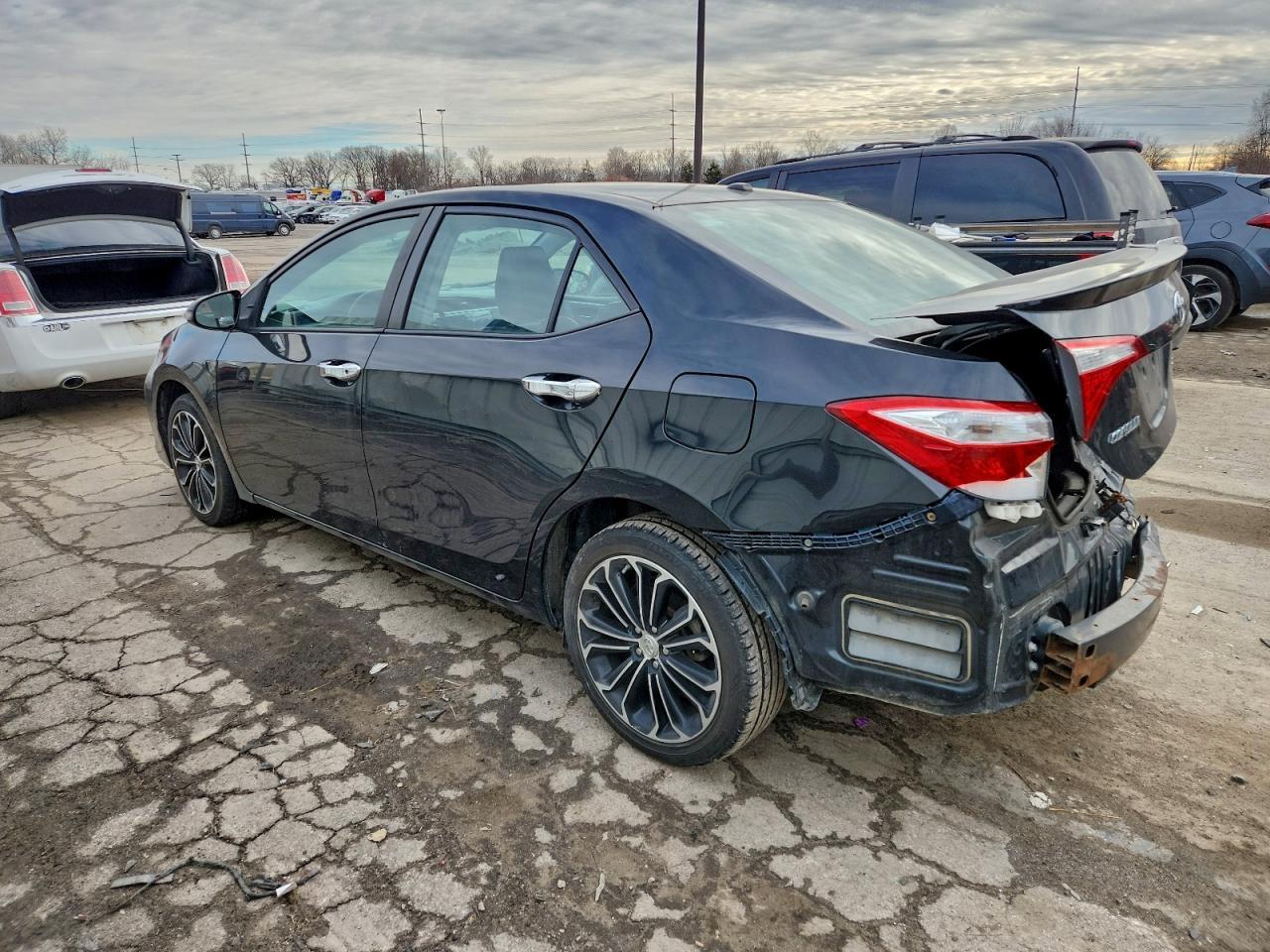 2015 Toyota Corolla L - Фото 2