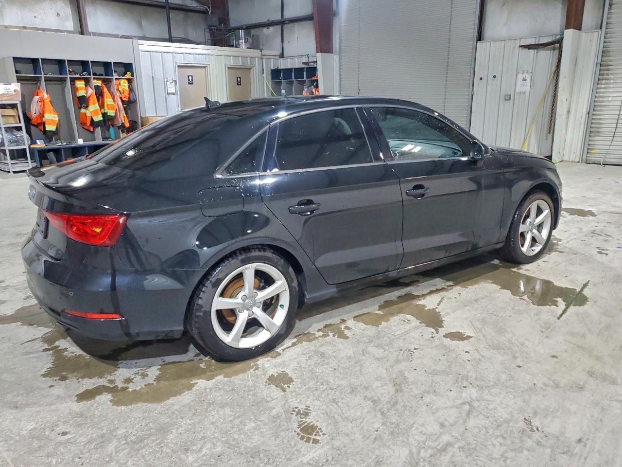 2016 Audi A3 Premium - Фото 3