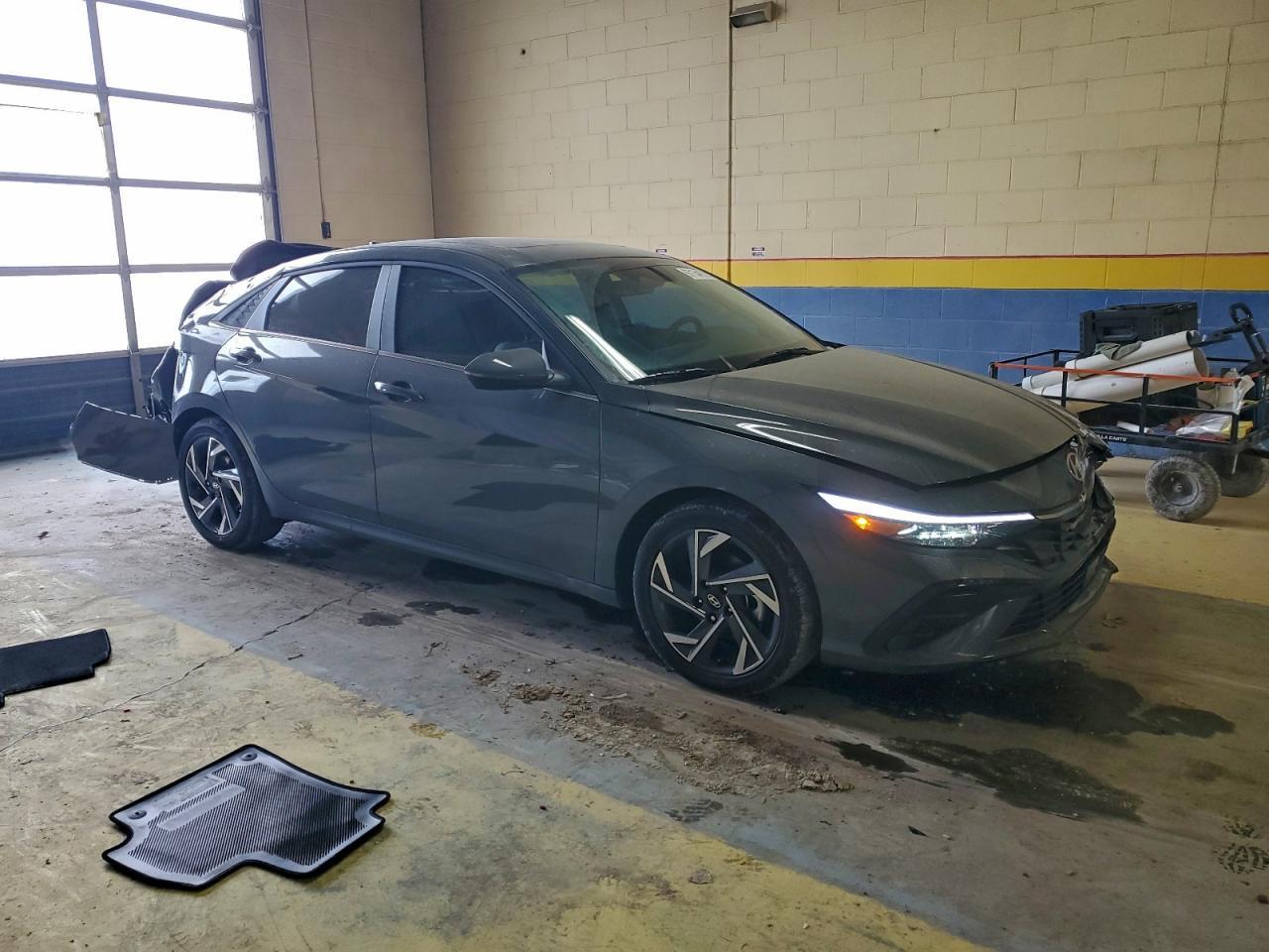 2025 Hyundai Elantra Limited - Фото 4