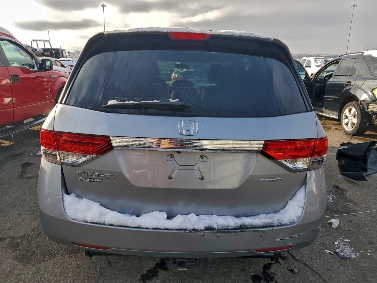 2016 Honda Odyssey Se - Фото 6