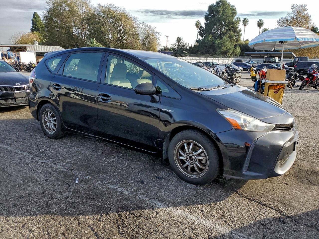 2016 Toyota Prius V - Фото 4