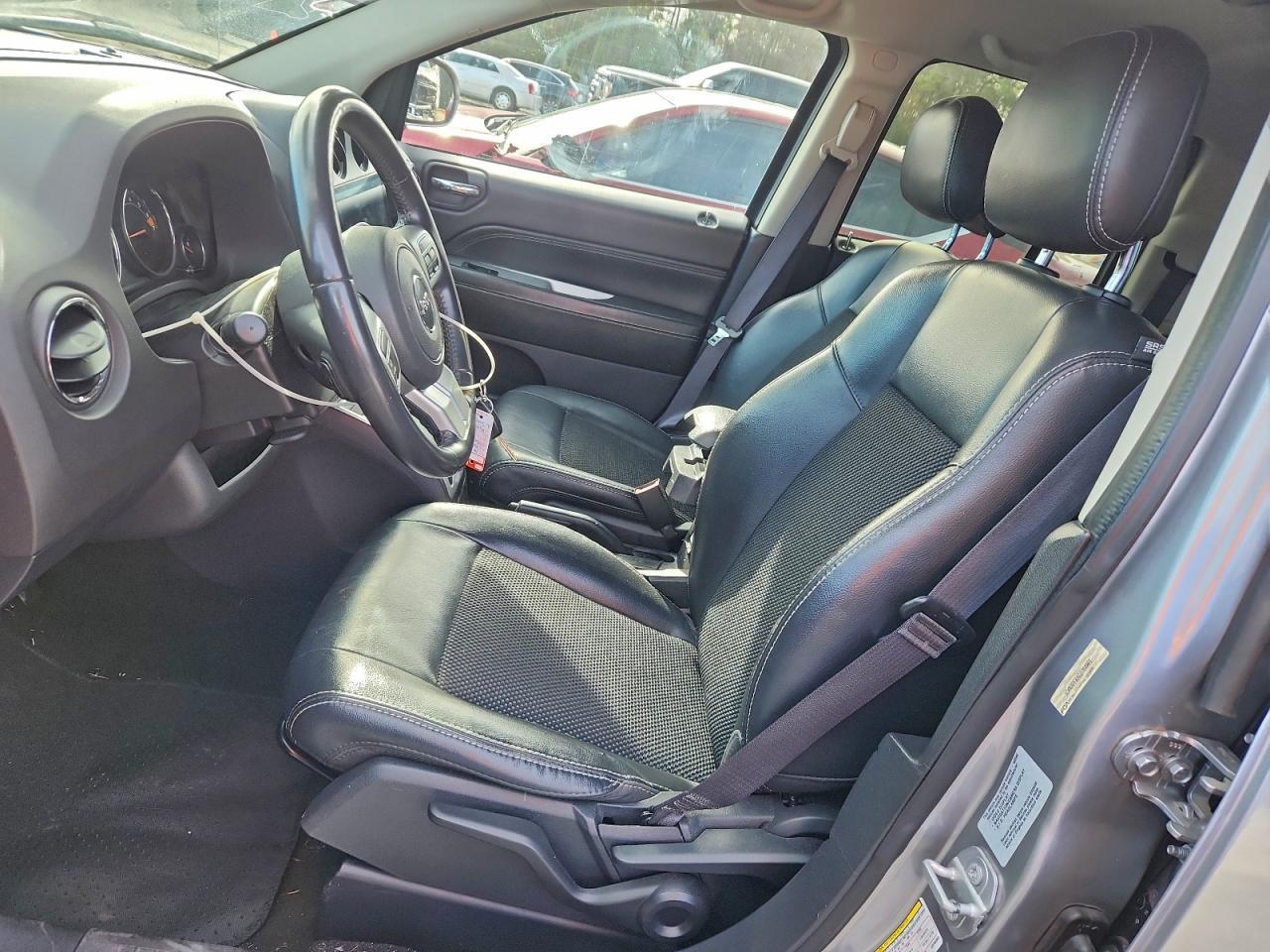 2016 Jeep Compass Latitude - Фото 7