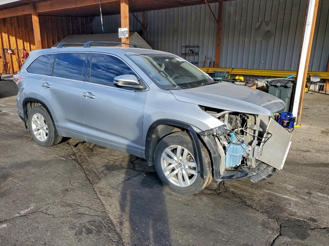 2016 Toyota Highlander Le - Image 4