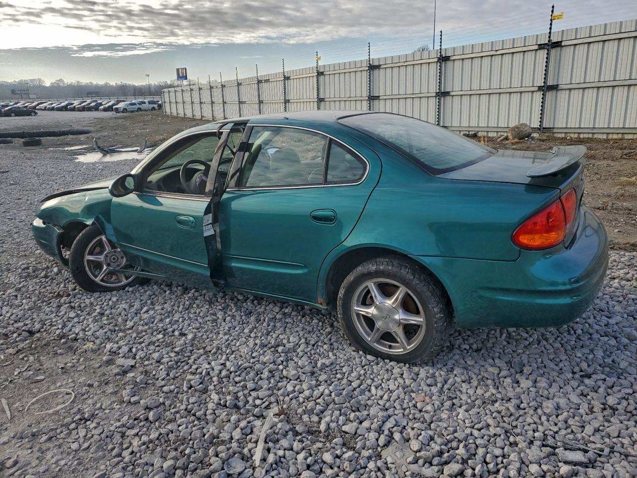 1999 Oldsmobile Alero Gls - Image 2