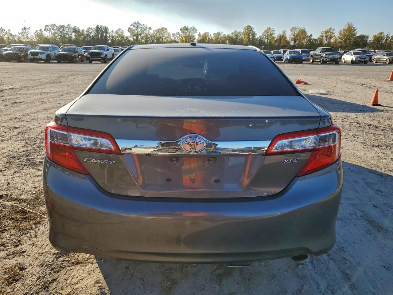 2014 Toyota Camry L - Image 6