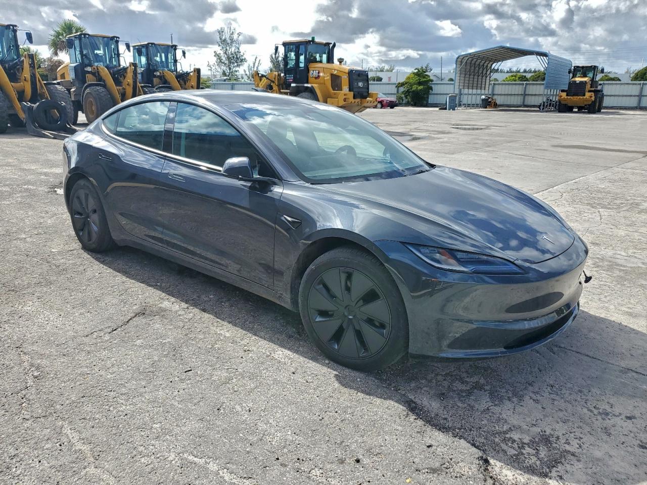 2024 Tesla Model 3 - Фото 4