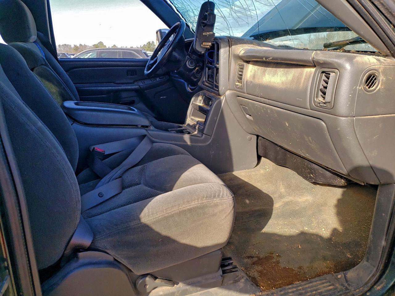 2004 Chevrolet Silverado K1500 - Image 7