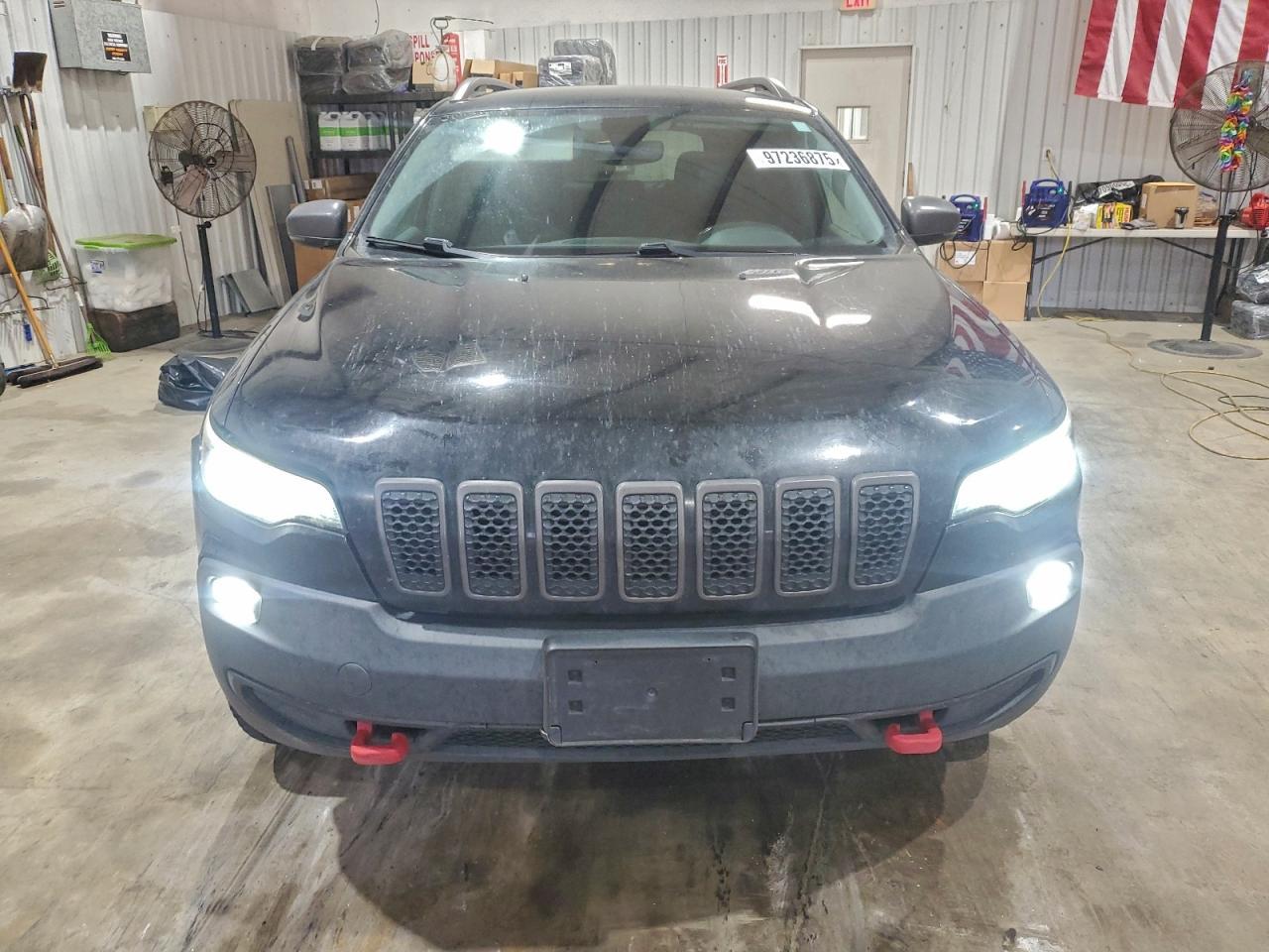 2019 Jeep Cherokee Trailhawk - Image 5