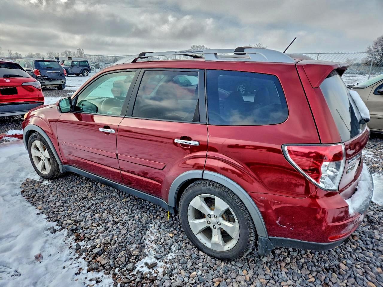 2011 Subaru Forester Touring - Фото 2