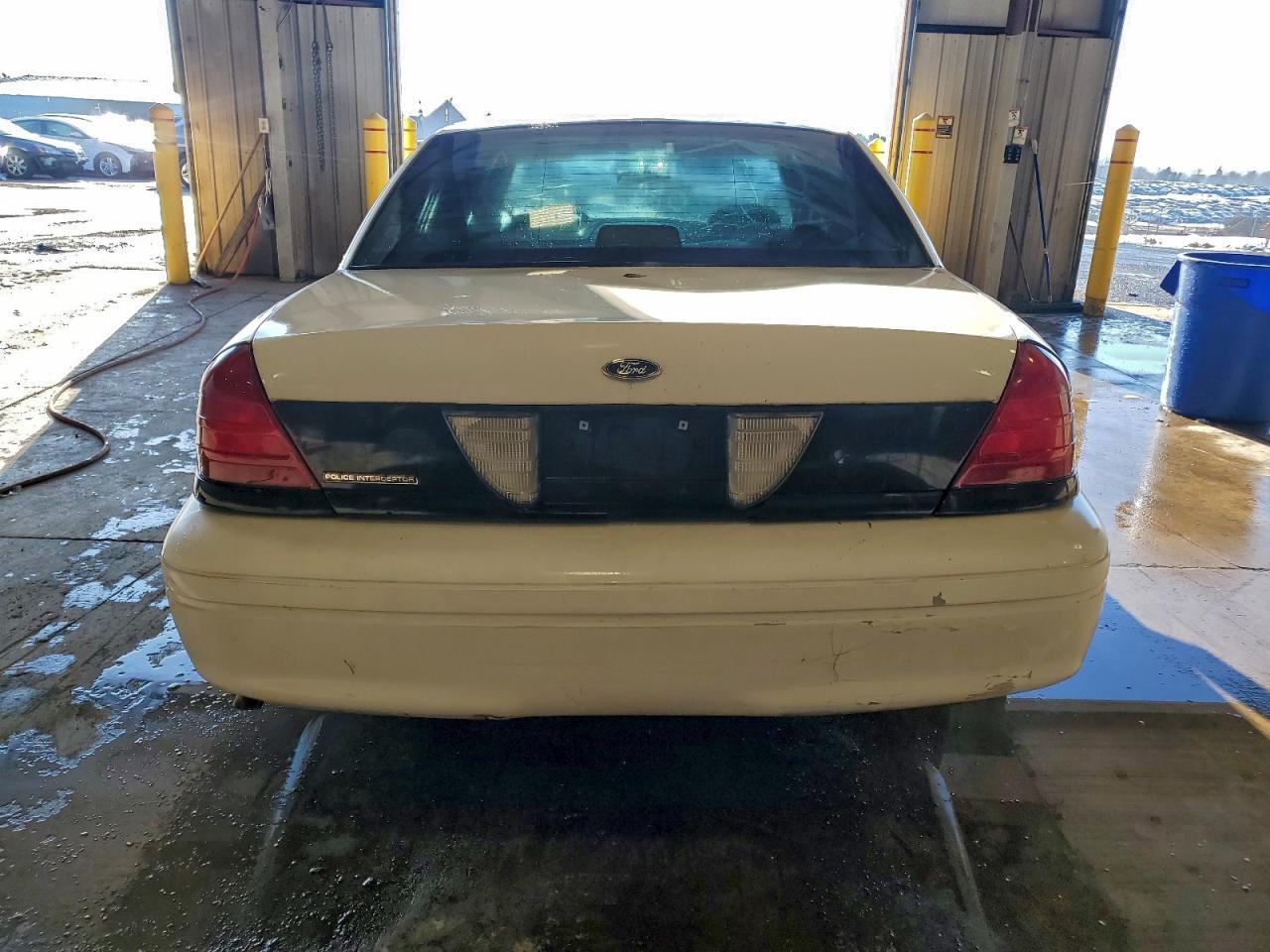 2001 Ford Crown Victoria Police Interceptor - Фото 6
