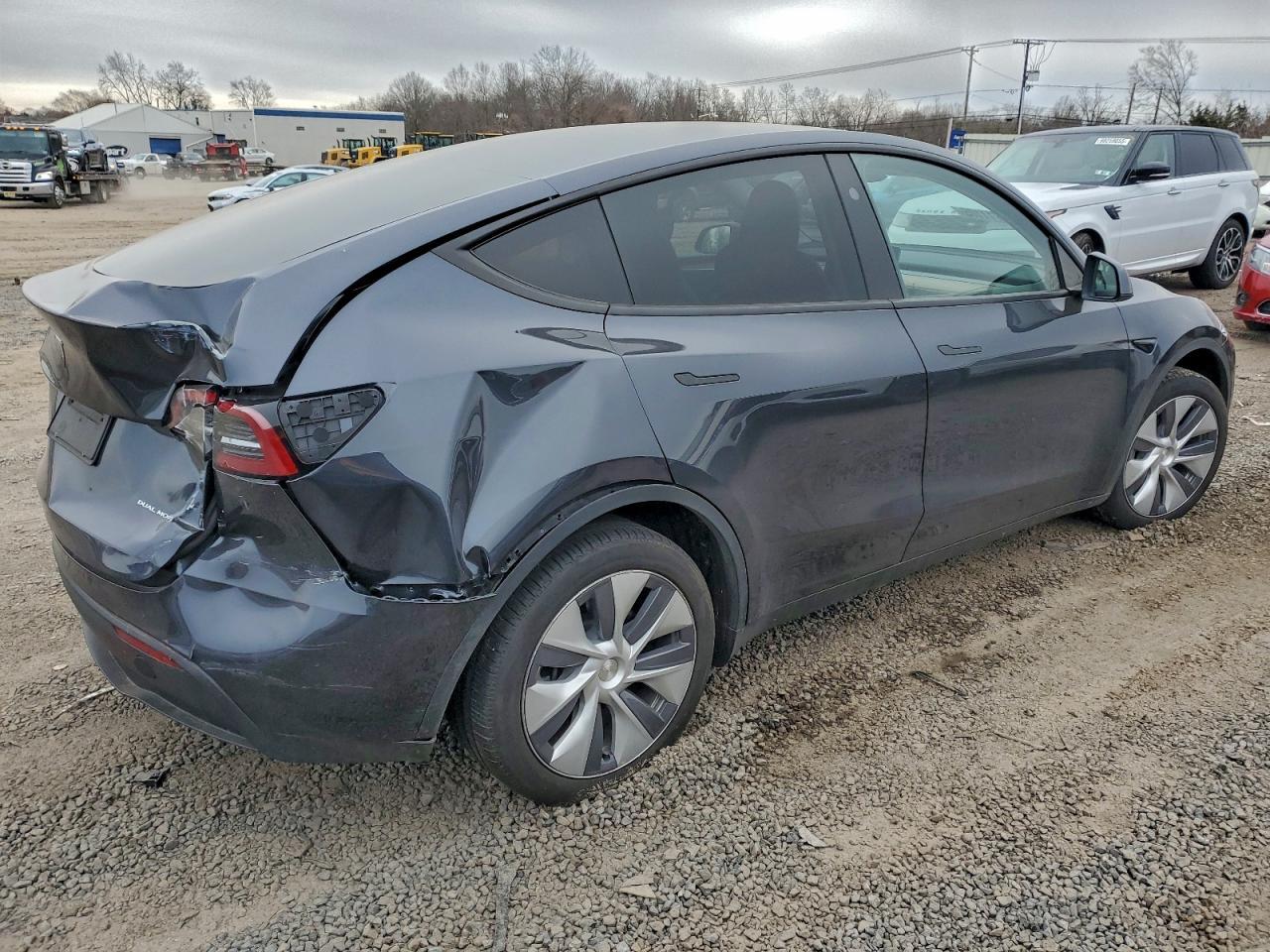 2024 Tesla Model Y - Фото 3