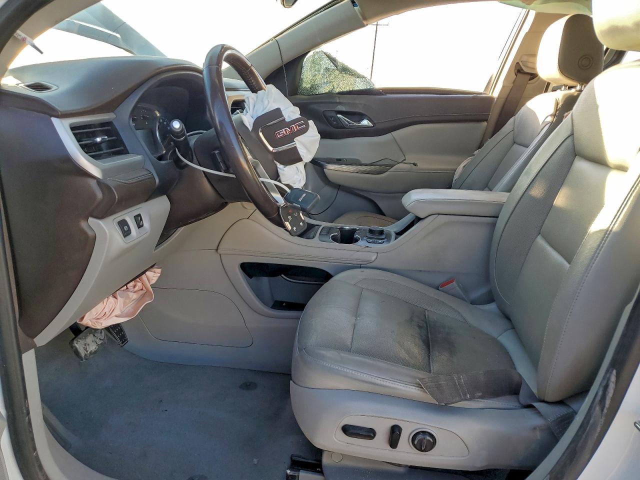 2020 GMC Acadia Slt - Image 7