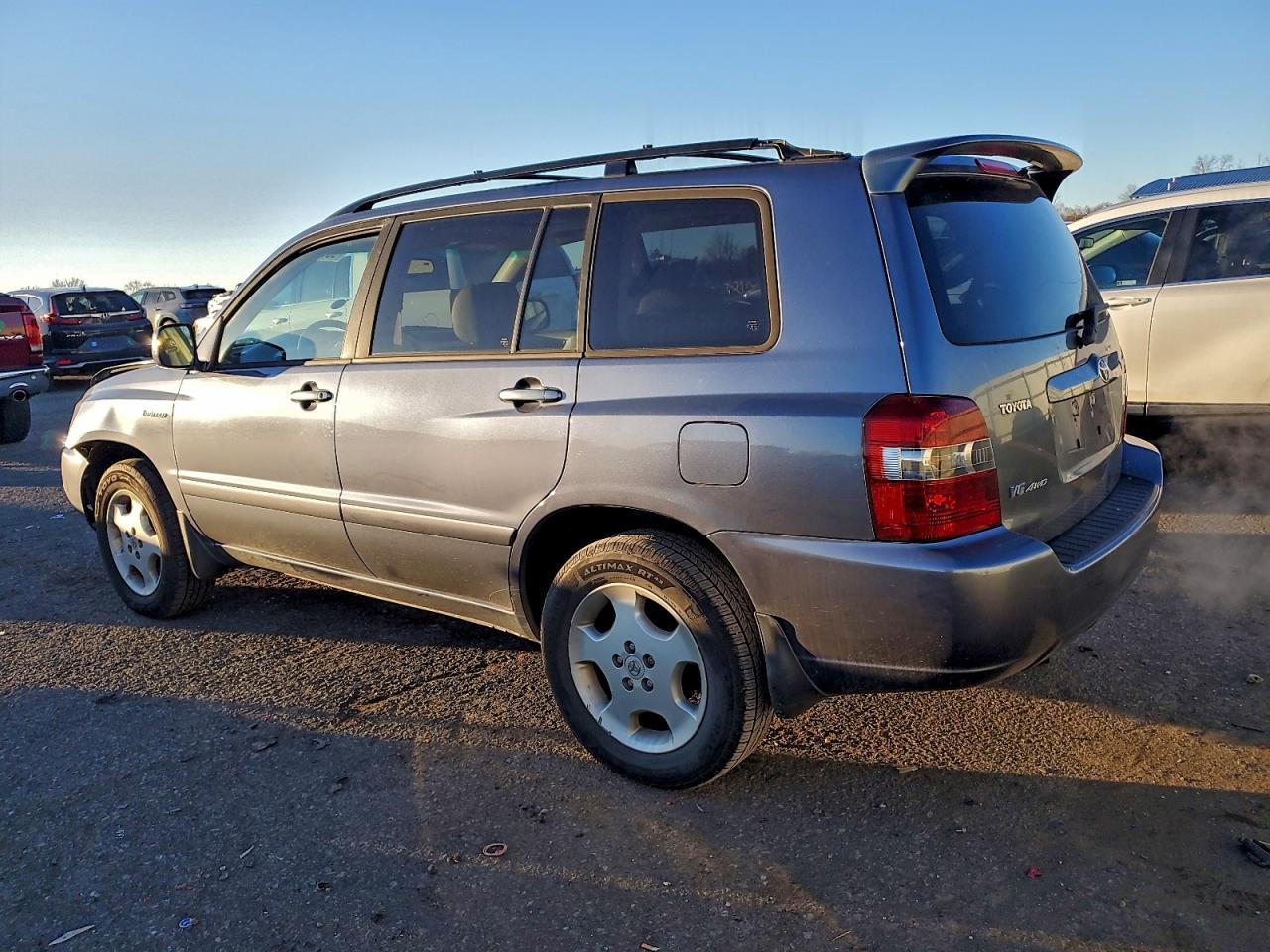 2006 Toyota Highlander Limited - Image 2