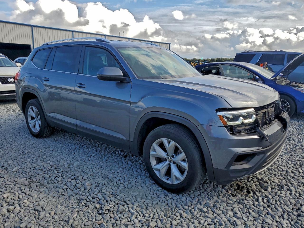 2018 Volkswagen Atlas Se - Image 4