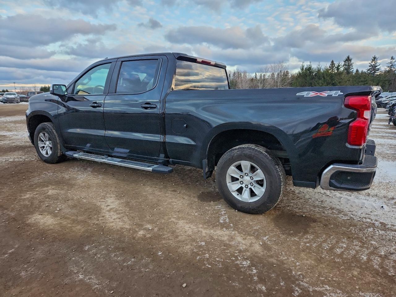 2020 Chevrolet Silverado K1500 Lt - Image 2