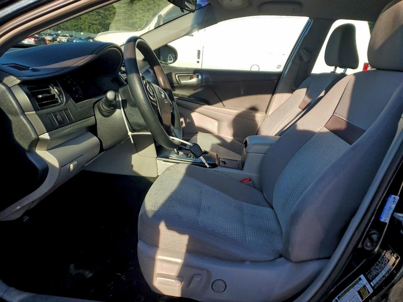 2013 Toyota Camry L - Фото 7