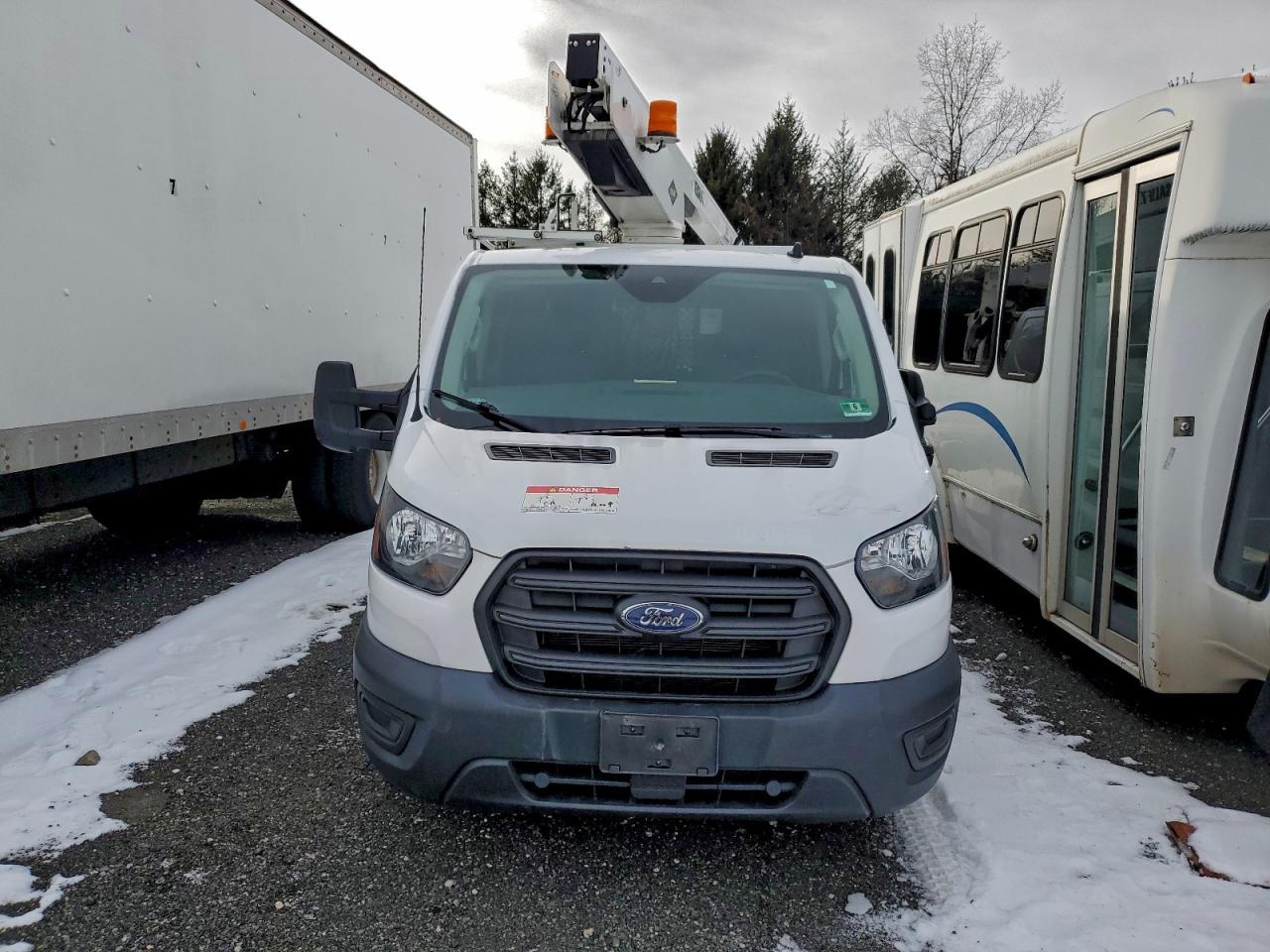 2021 Ford Transit 350 Bucket Truck - Фото 5