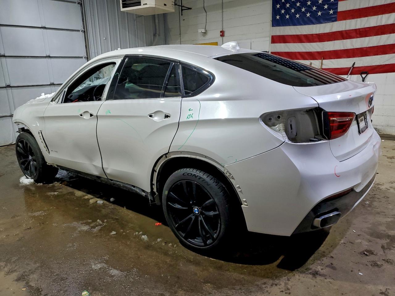 2017 BMW X6 xDrive35I - Фото 2