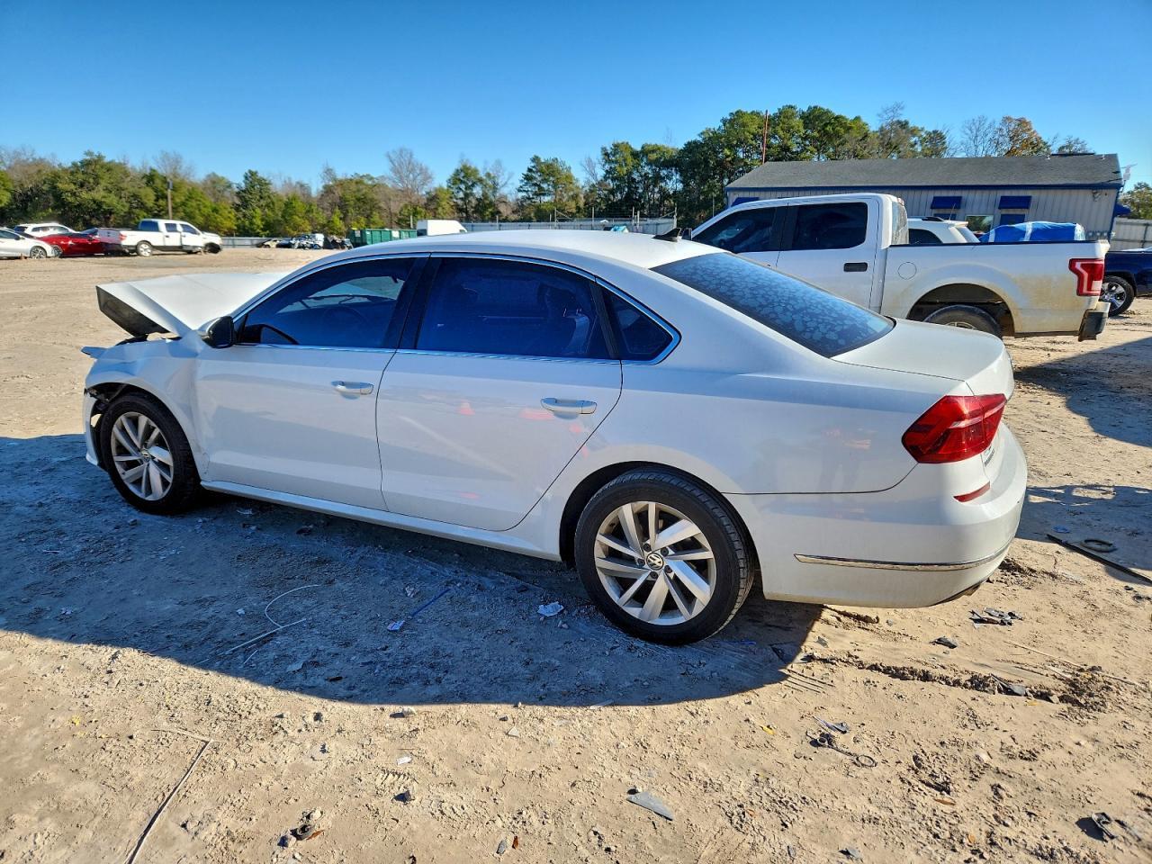 2018 Volkswagen Passat Se - Фото 2