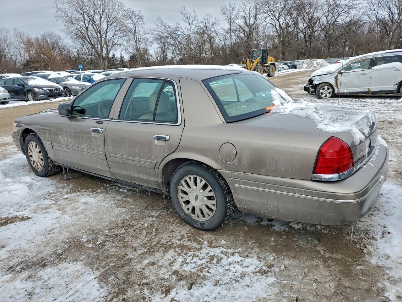 2005 Ford Crown Victoria Lx - Image 2
